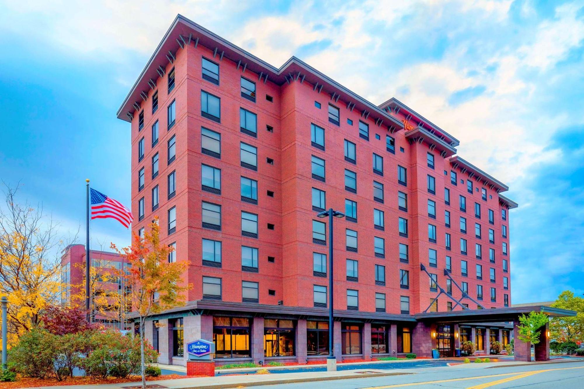 Hampton Inn & Suites Pittsburgh Downtown Exterior foto